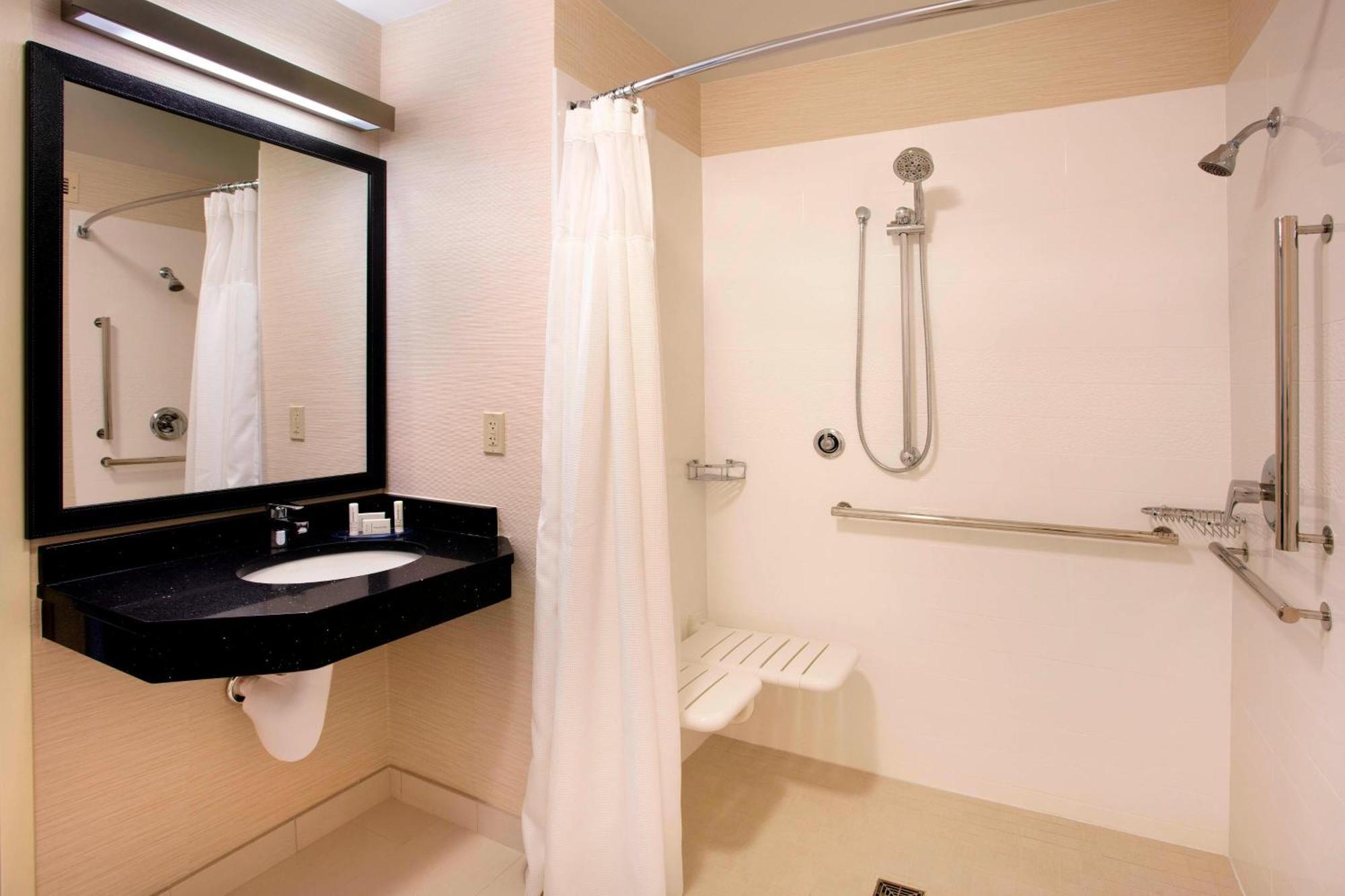 Fairfield Inn & Suites Меррилвилл Экстерьер фото